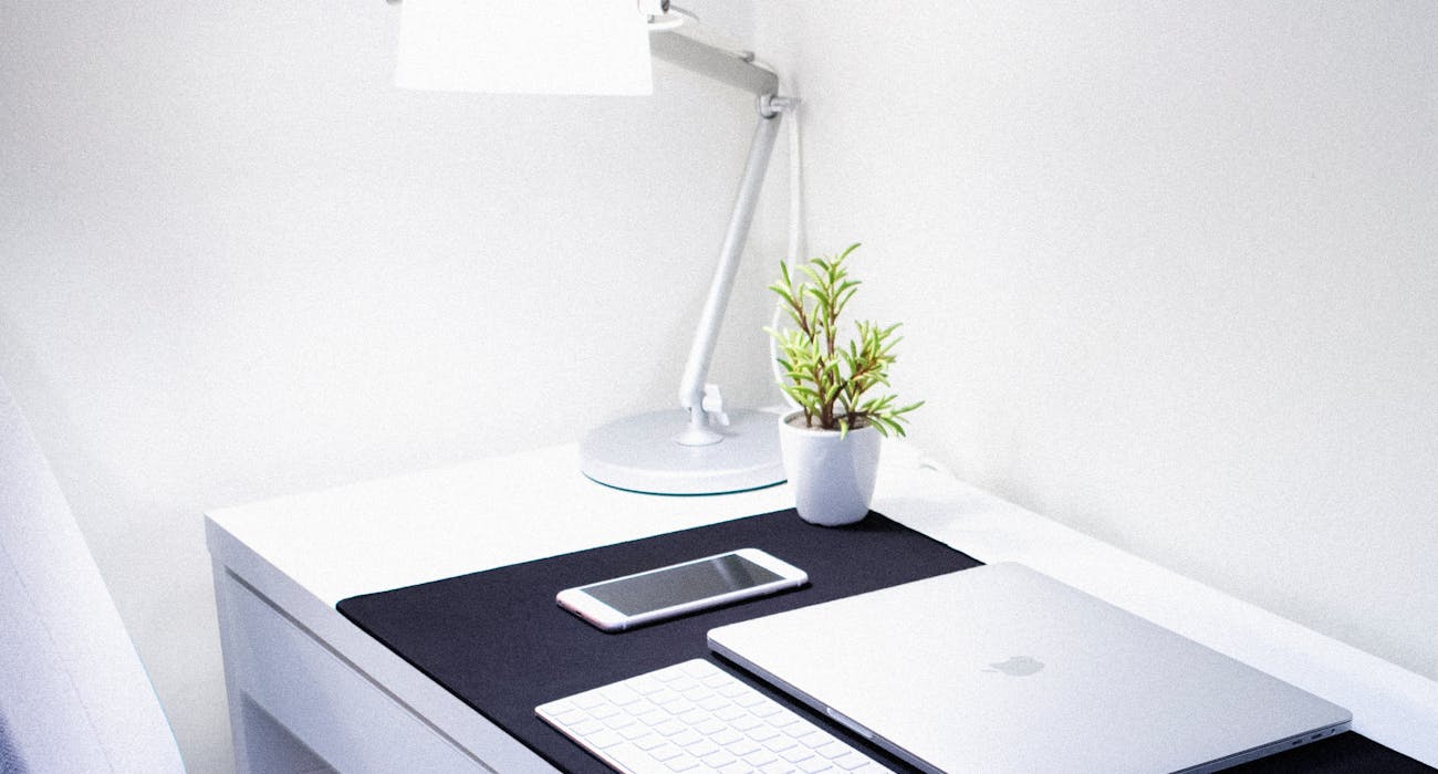 Tech-Gadgets-Being-A-Crucial-Necessity-Of-Modern-Age-People.jpg