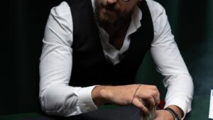 The-20Psychology-20Behind-20Casino-20Games-20How-20They-20Keep-20You-20Hooked-300x169.jpg