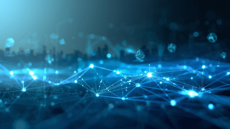 How Cryptocurrency Is Redefining Currency Transactions | क्रिप्टोकरेंसी कैसे मुद्रा लेनदेन को पुनर्परिभाषित कर रही है